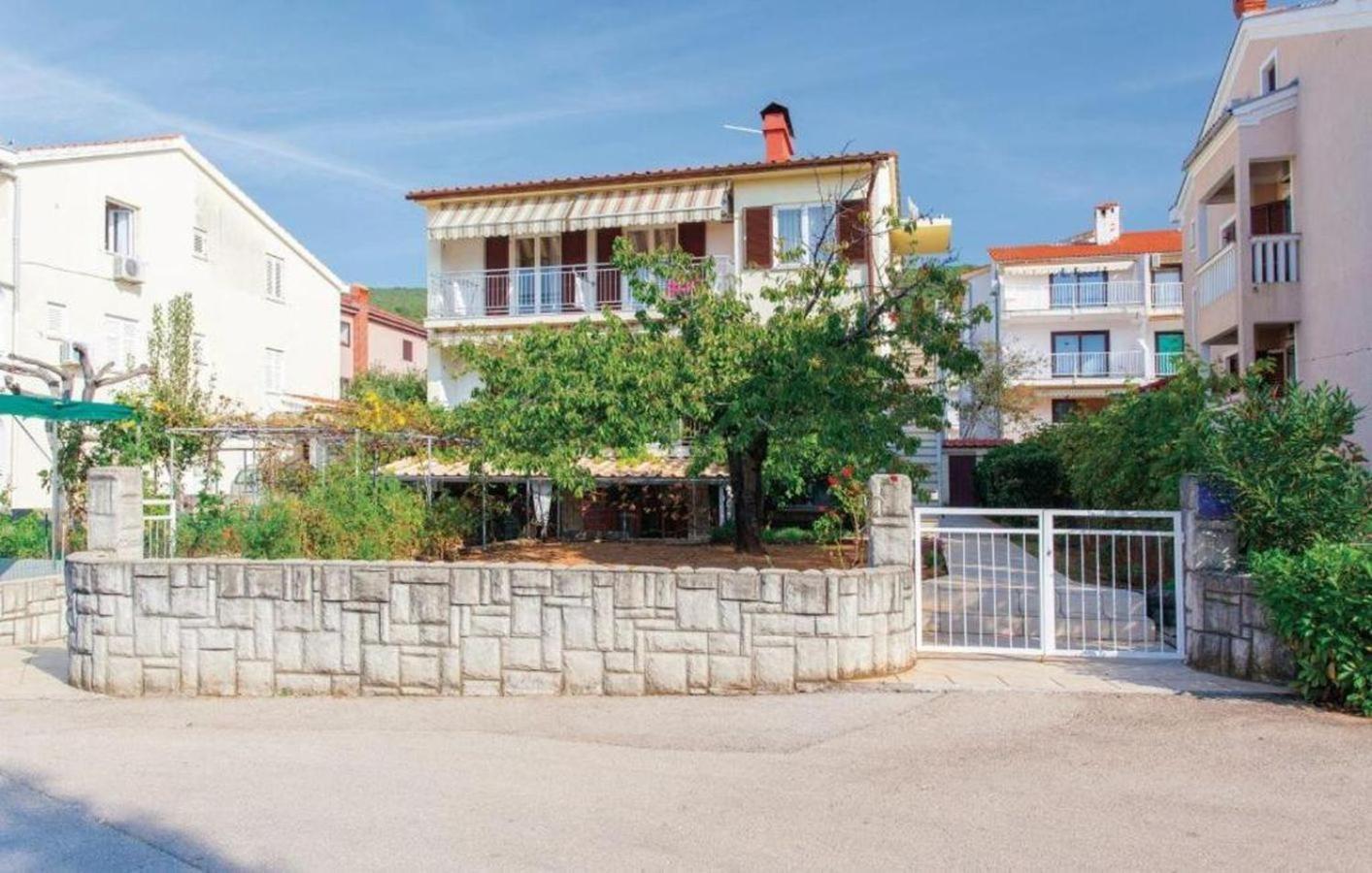Apartments Nikola Punat Exterior foto