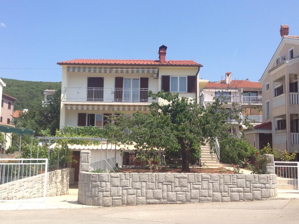 Apartments Nikola Punat Exterior foto